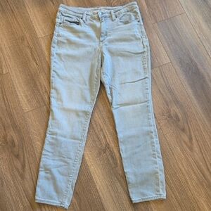 Universal Thread Light Gray Straight Leg Jeans